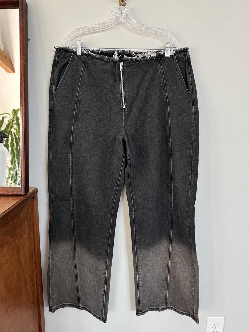 PrettyLittleThing Plus 14 Washed Black Jeans Exposed Zip Frayed Denim Raw Zipper
